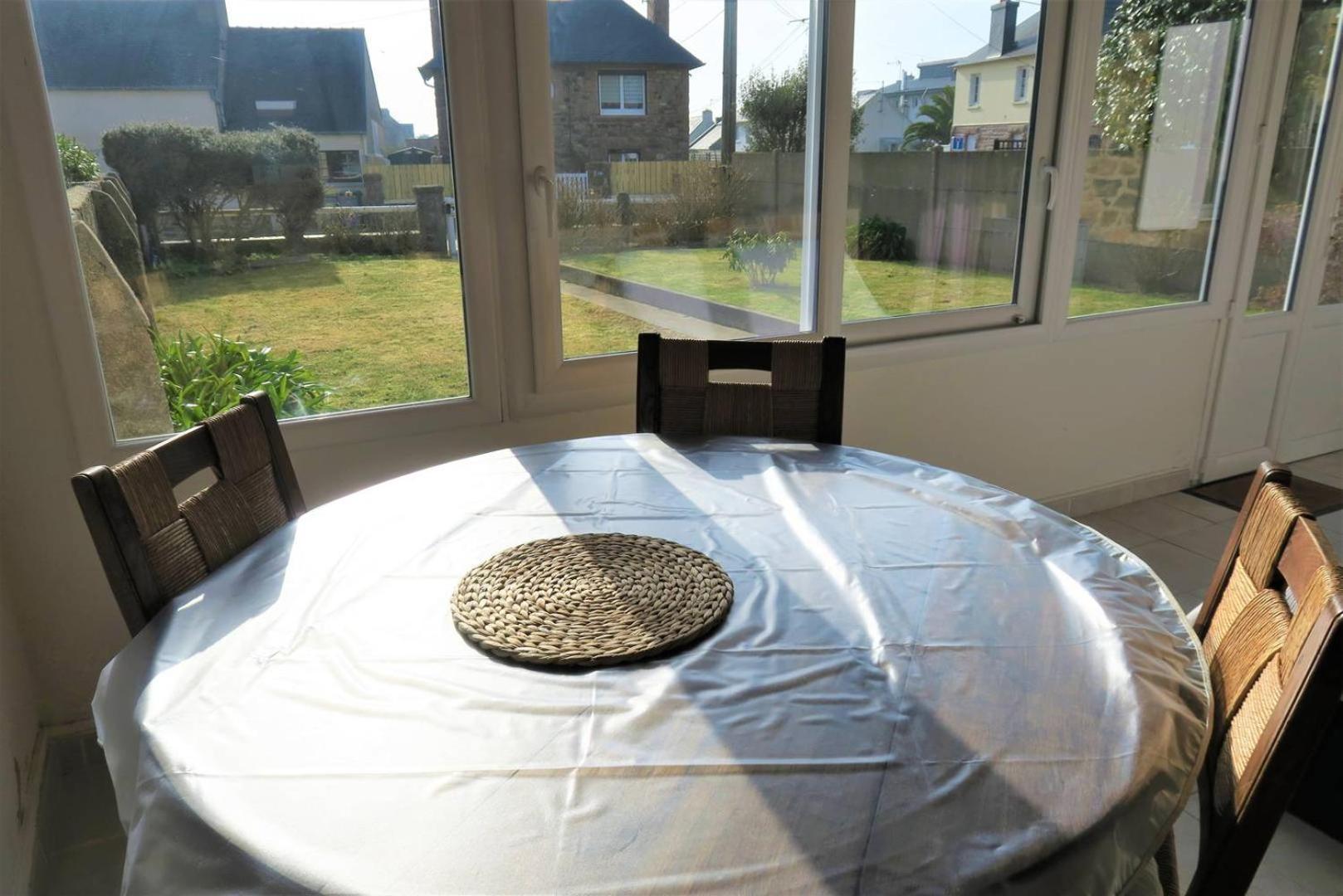 Villa Maison Bretonne Avec Jardin Clos Au Centre De - Ref 928 Perros-Guirec
